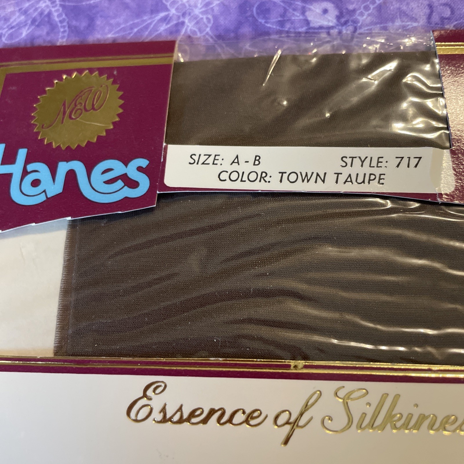 Hanes Town Taupe Essence Of Silkiness Pantyhose Hosiery Control Top Size AB NEW