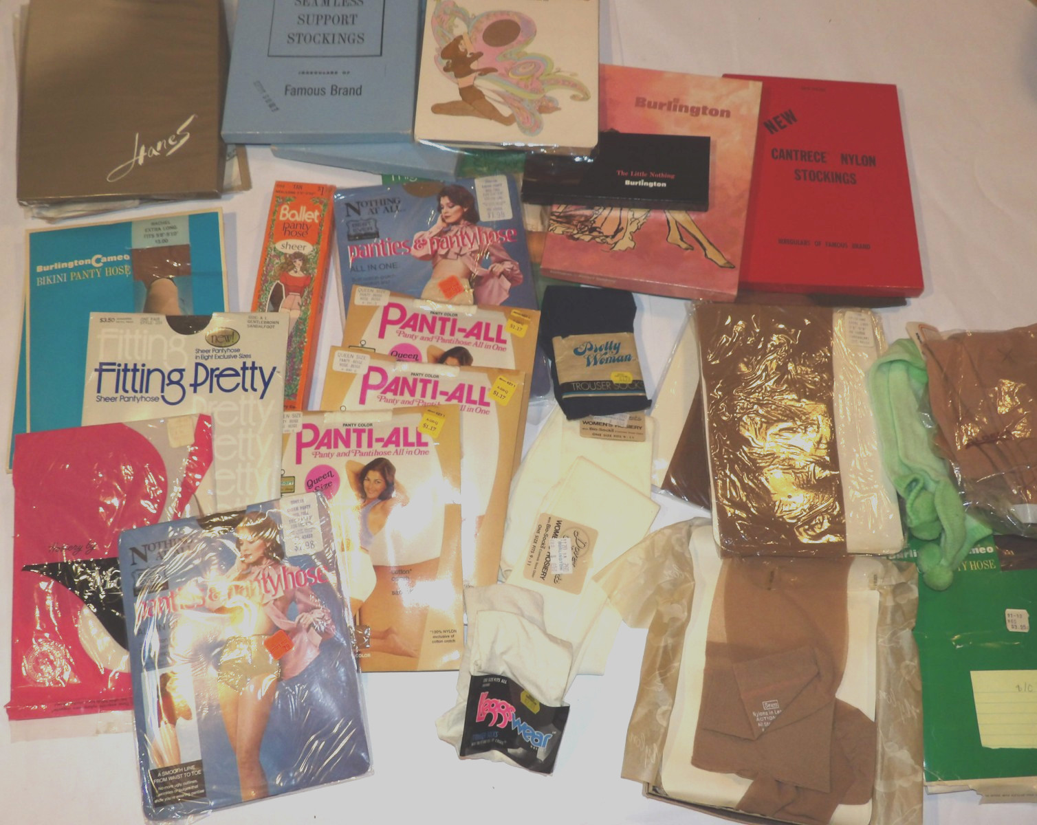 30+ PAIR VINTAGE 1970s NYLON STOCKINGS! HANES/PENNEYS/SEARS/BURLINGTON/K-MART/++