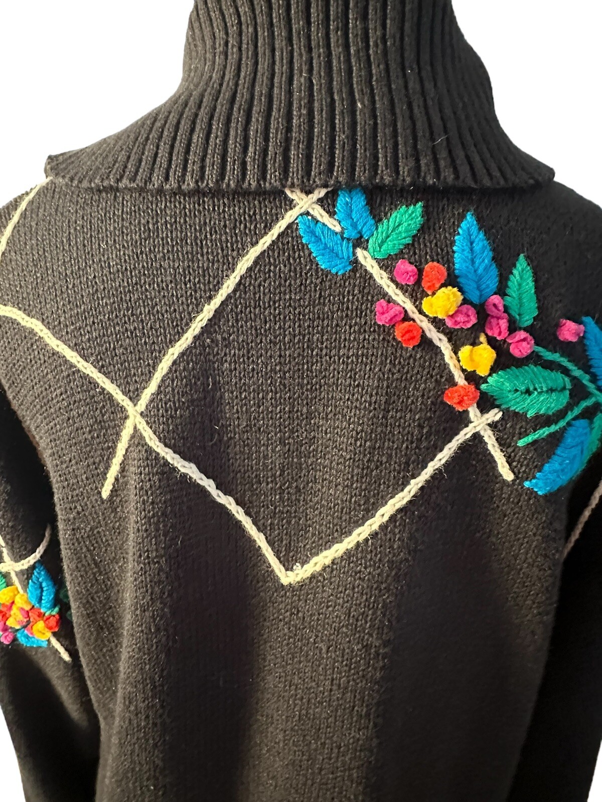 Vintage IB Diffusion Womans Black Cotton Sweater Colorful Multi Color Floral Med