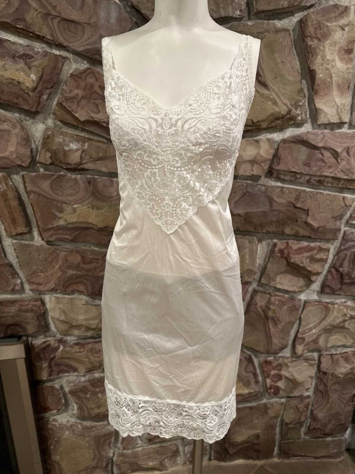 VTG Vanity Fair Ivory Nightgown Slip Women’s 38-24Lingerie fairy cottagecore