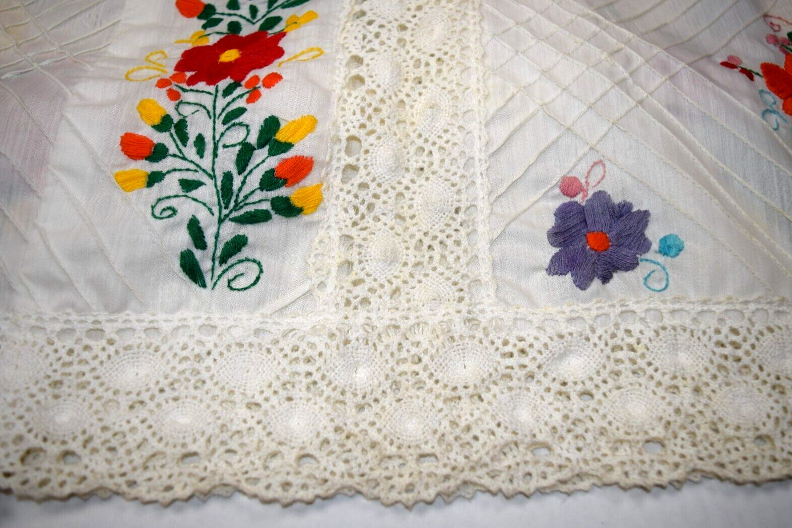 Vintage Dress Size S/M 70s White Crochet Colorful Floral Embroidery Empire Waist
