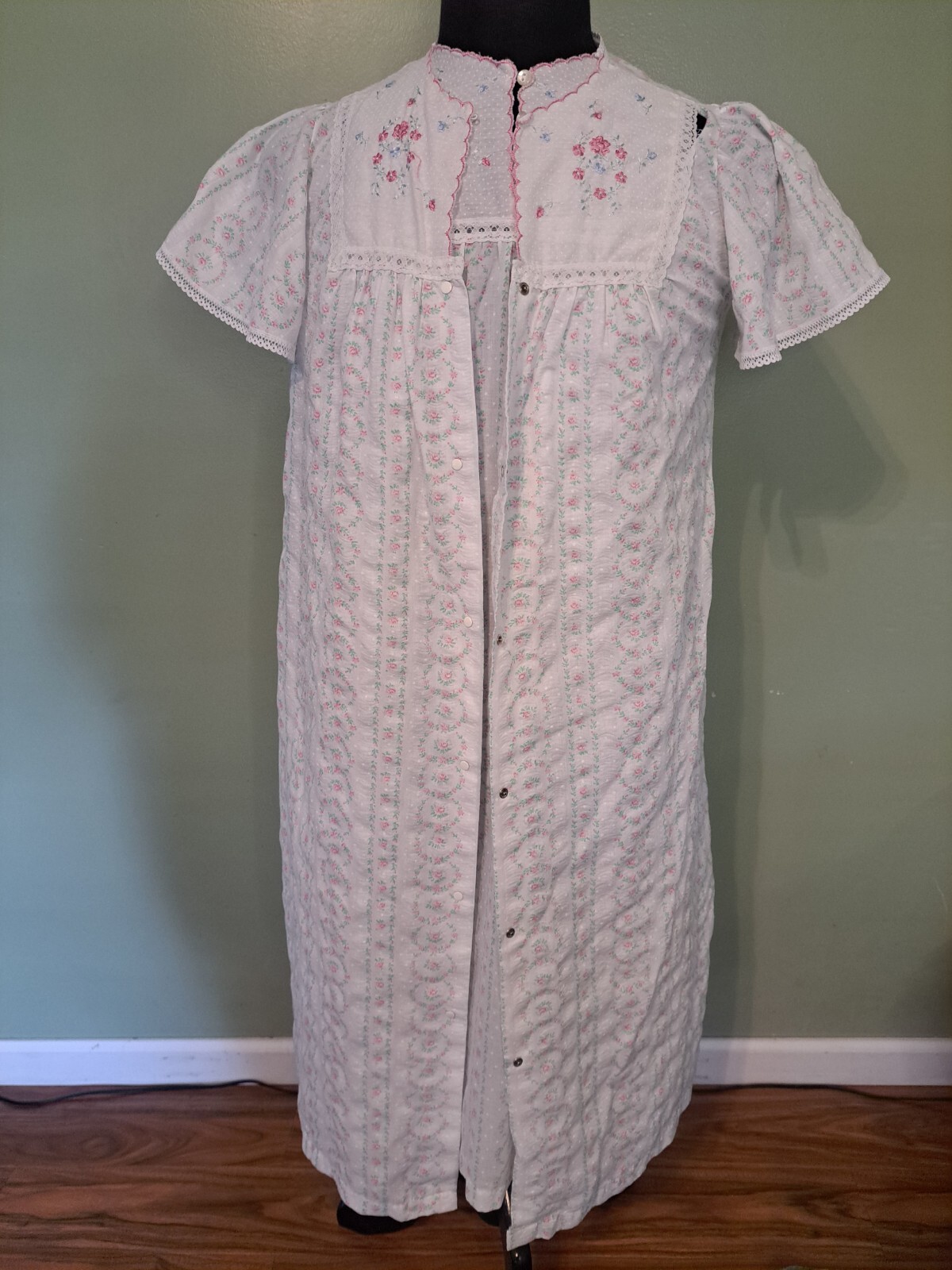 Damea Pink & White Thin House Coat & Night Gown Flowers Full Snap Small SEE PICT