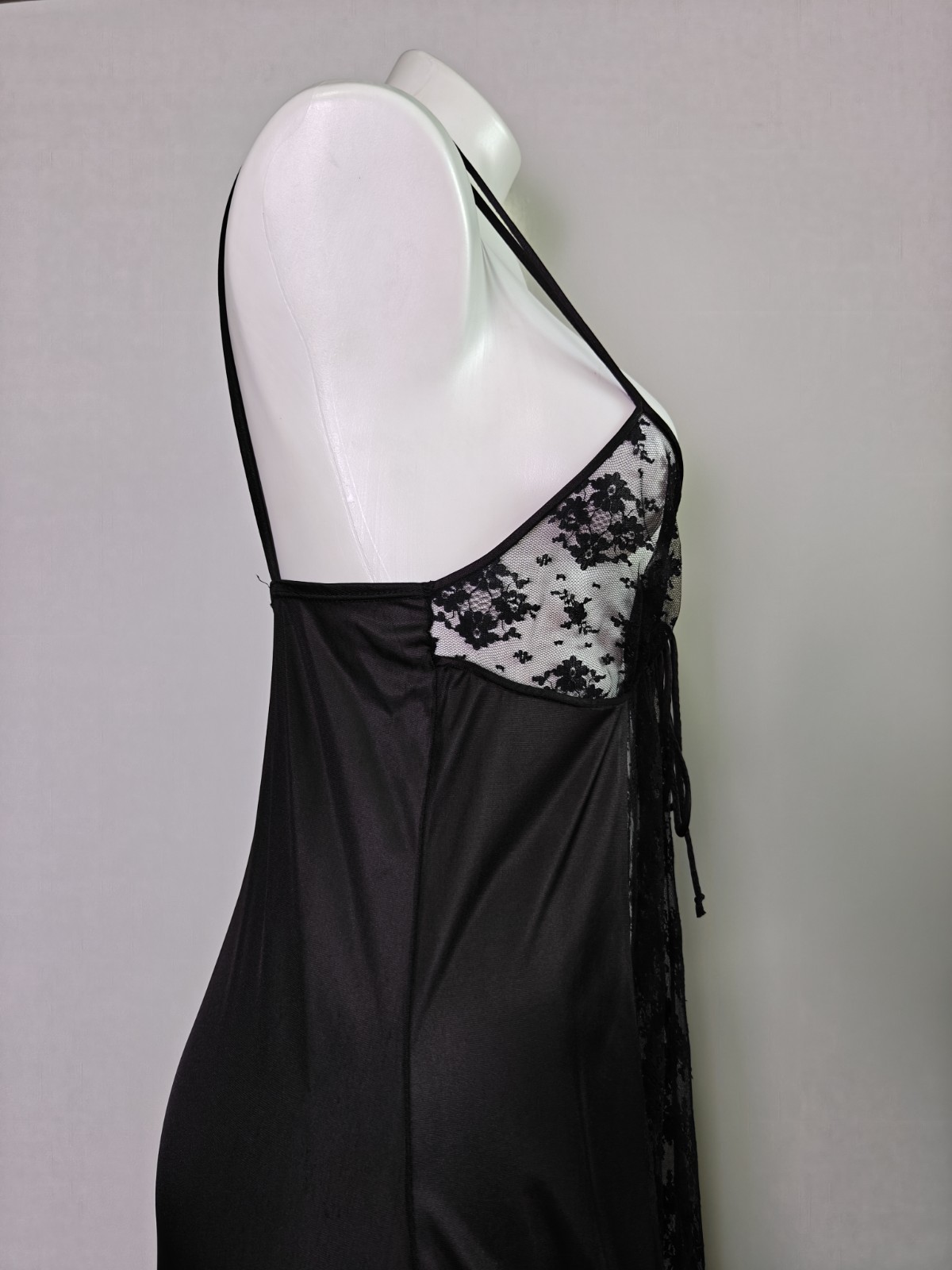 Vintage Peekaboo Lace Women’s Small Elegant Full Length Nightgown No Tags **