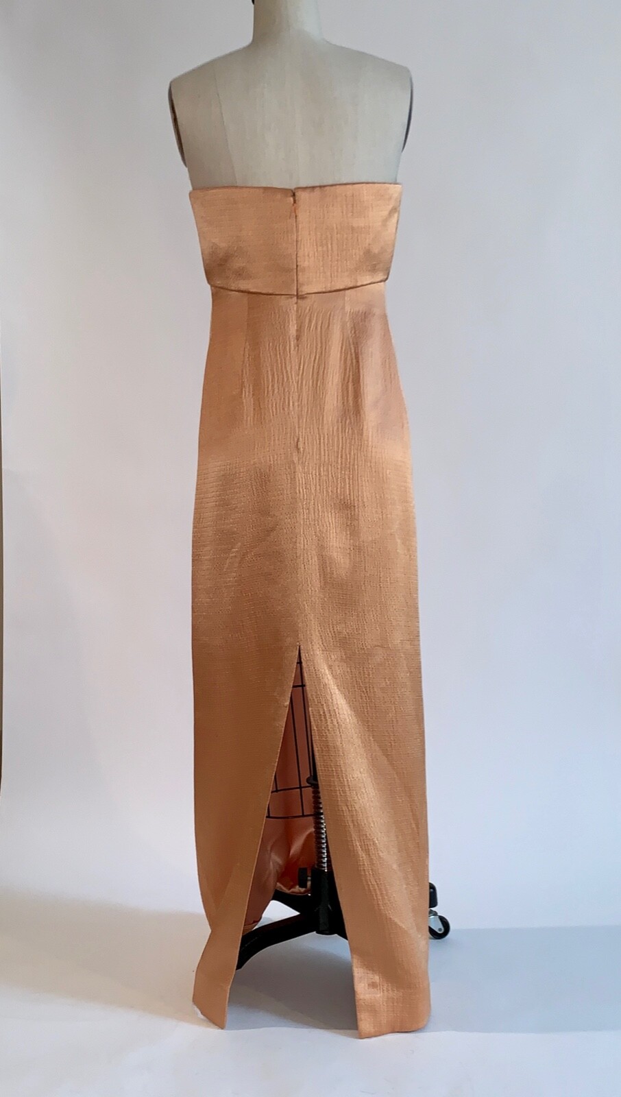 Geoffrey Beene VTG 1990s Textured Silk Apricot Beige Strapless Evening Gown 2/4
