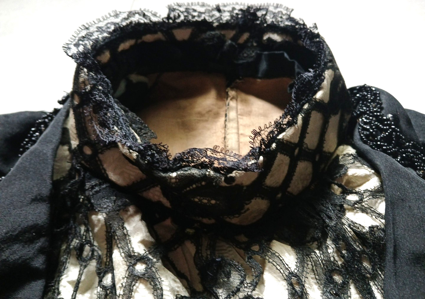 ANTIQUE VICTORIAN BLOUSE JACKET HANDMADE LACE BEAD HIGH NECK METAL TOP HOOKS BLK