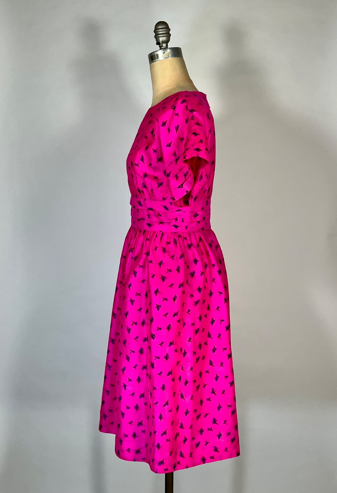 Vintage 1950’s-60’s rare HOT PINK pure silk floral dress with pleat details M/L