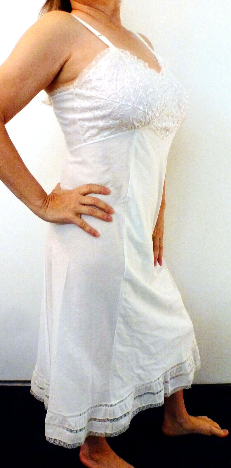 1950s SOCIETY COTTONY VTG WHITE SHADOW PANEL EMBROIDERED BUST FULL SLIP 36 38 EC