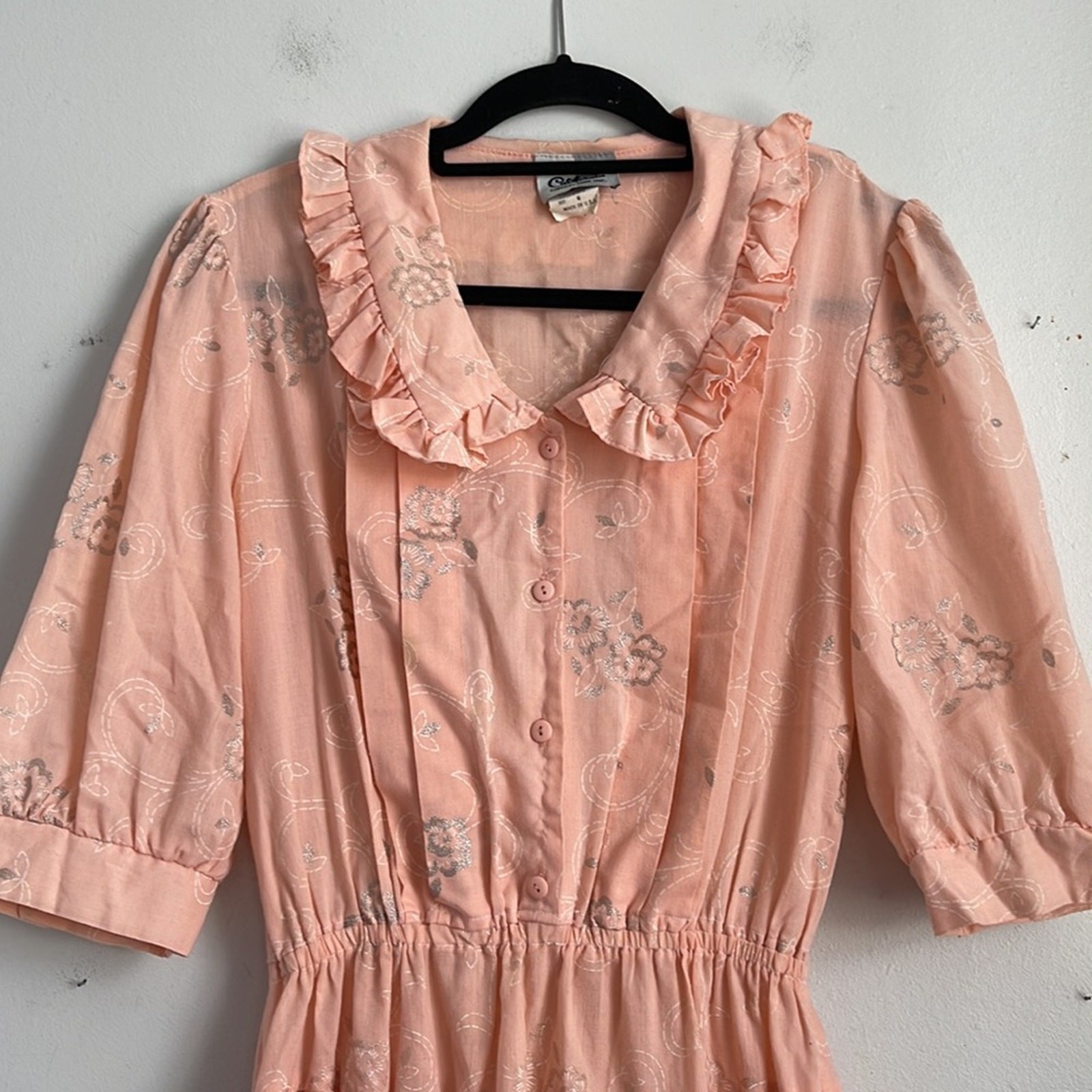 Vintage California Connection metallic flower print puff sleeve ruffle hem dress