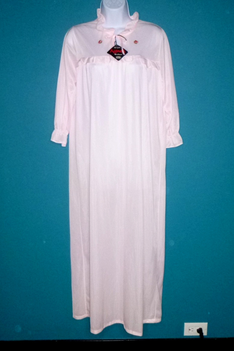 NOS Vtg Pink Lady 100% Antron Nylon Long Nightgown Modest Pale Pink Sz M