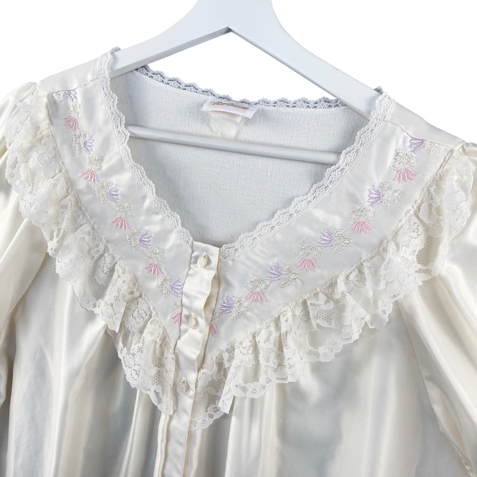 Barbizon Womens Medium Cuddleskin Vintage Pajama Top Ivory Satin Embroidered