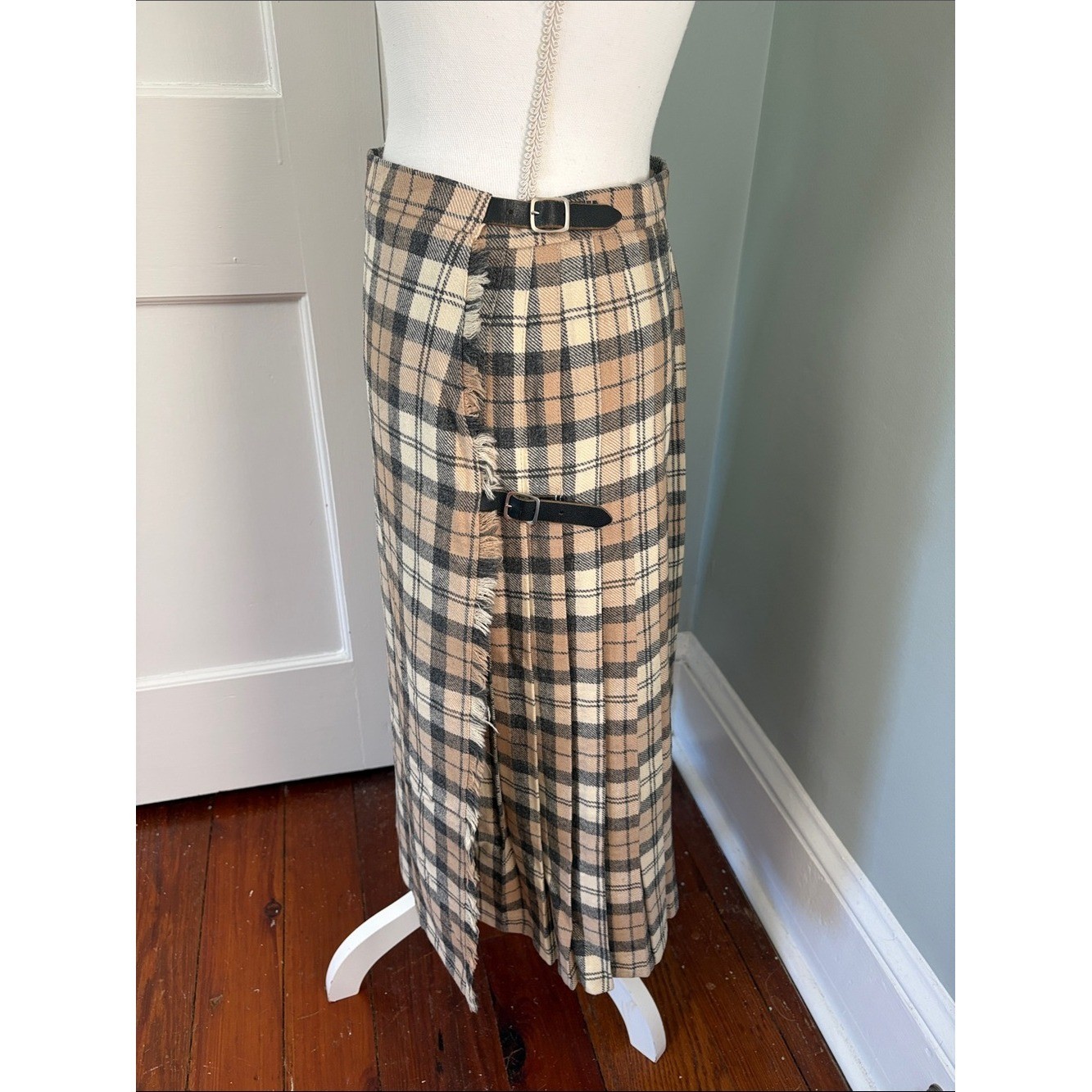 Vintage 100% Wool Scottish Plaid Scotland Kilt Pleated Midi Skirt size 38