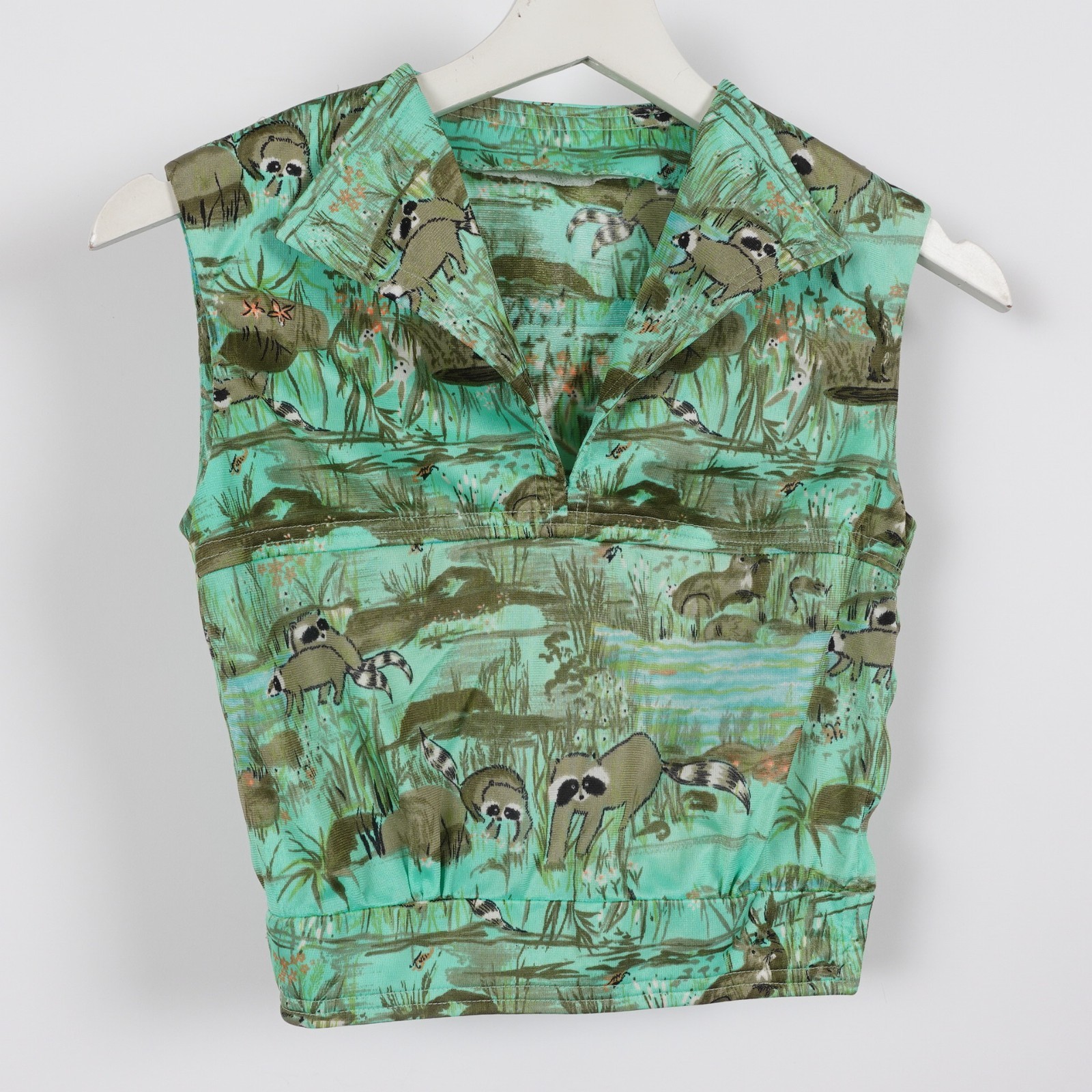 Vintage 1970s Women’s All Over Print XS Raccoon Crop Shirt Sleeveless Bunny 70s