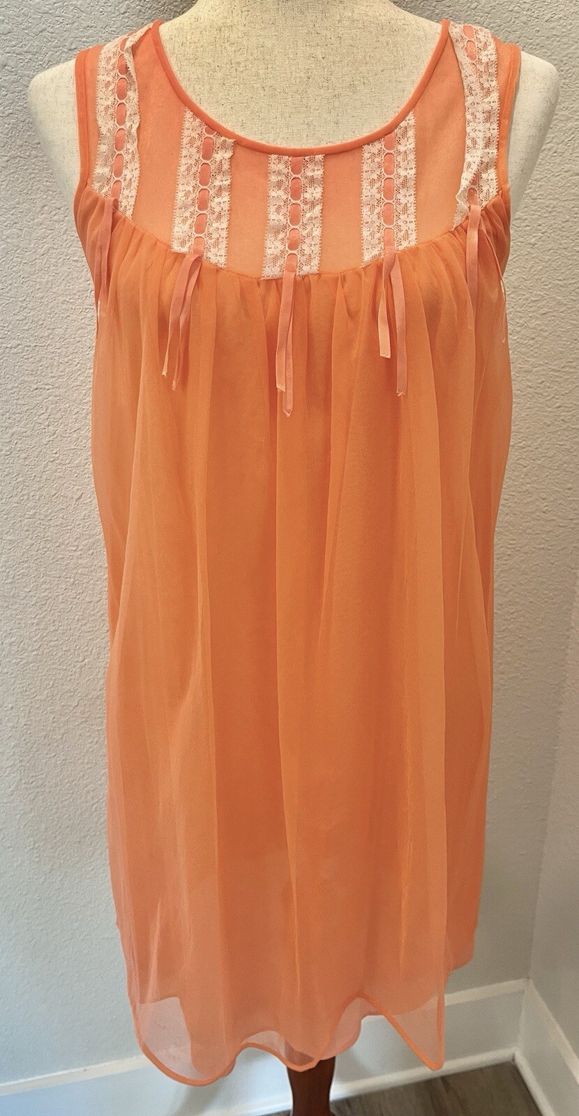 Vintage 1960s Lisette Babydoll Peignoir Set Coral w/ Cream Lace Vintage Sz Small