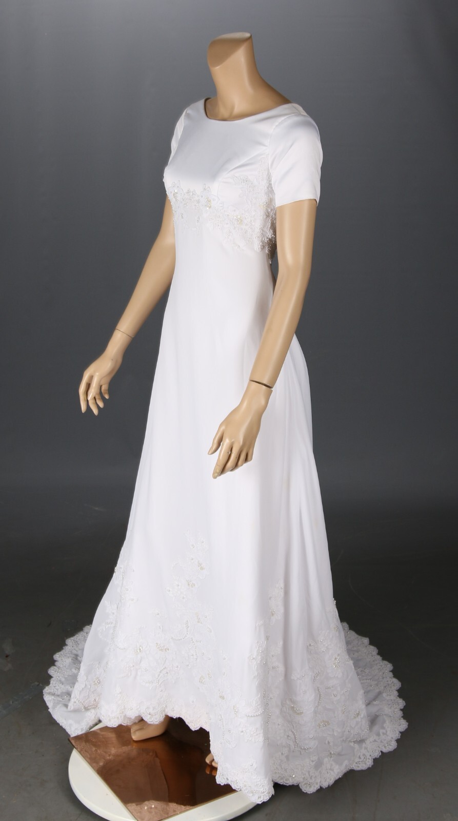 Gloria Vanderbilt Vintage 90s White Alencon Lace Modest Wedding Dress sz 4