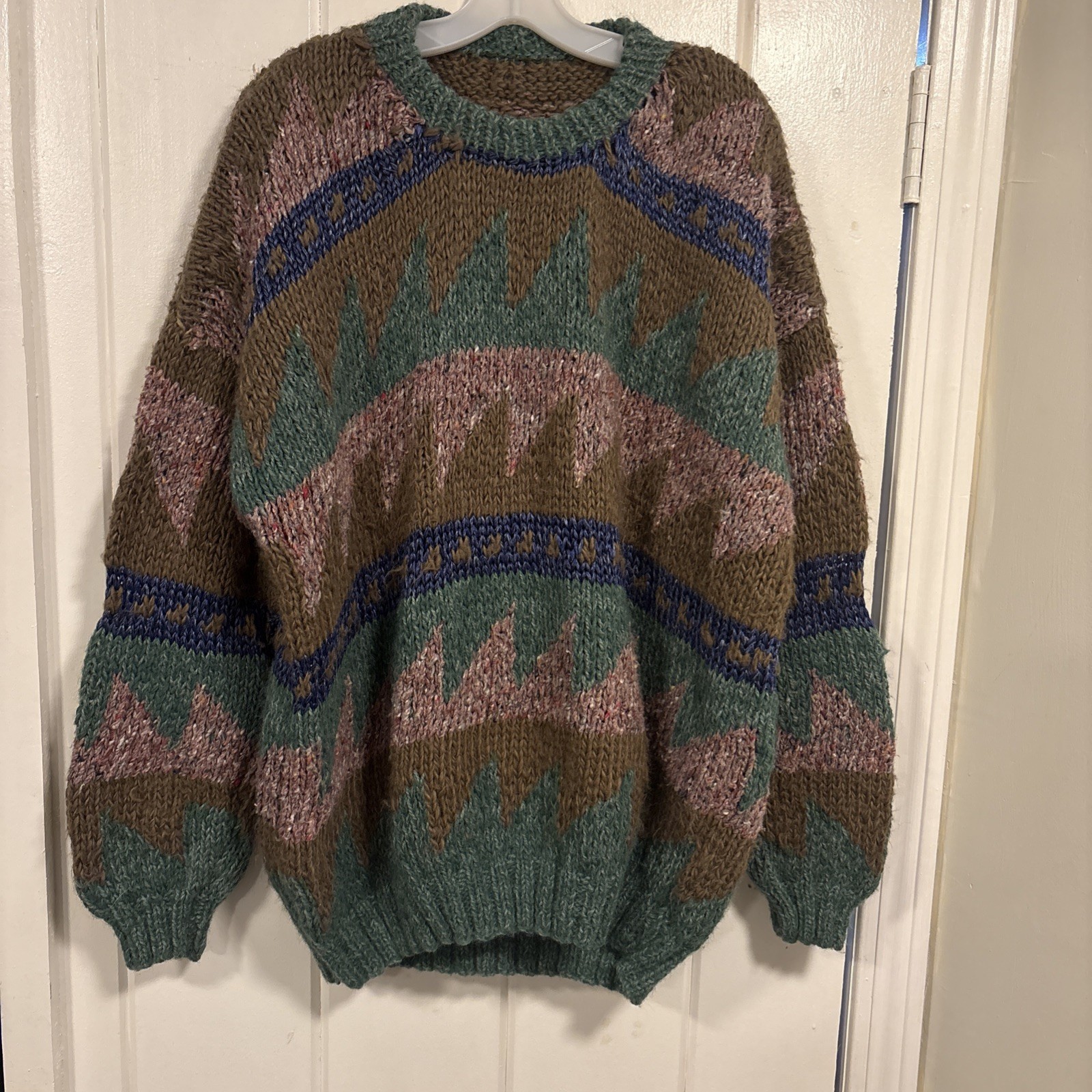 Vintage Men’s/ Women’s hand knit sweater Cottagecore (see Desc For Size)