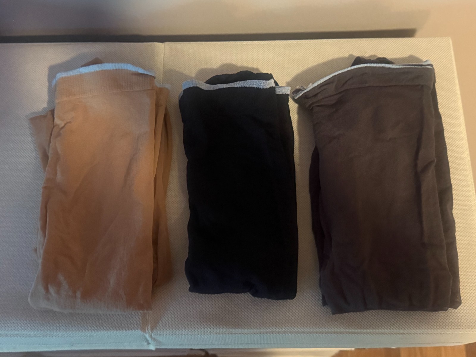 vintage pantyhose Lot Hanes Silk Reflections Size CD