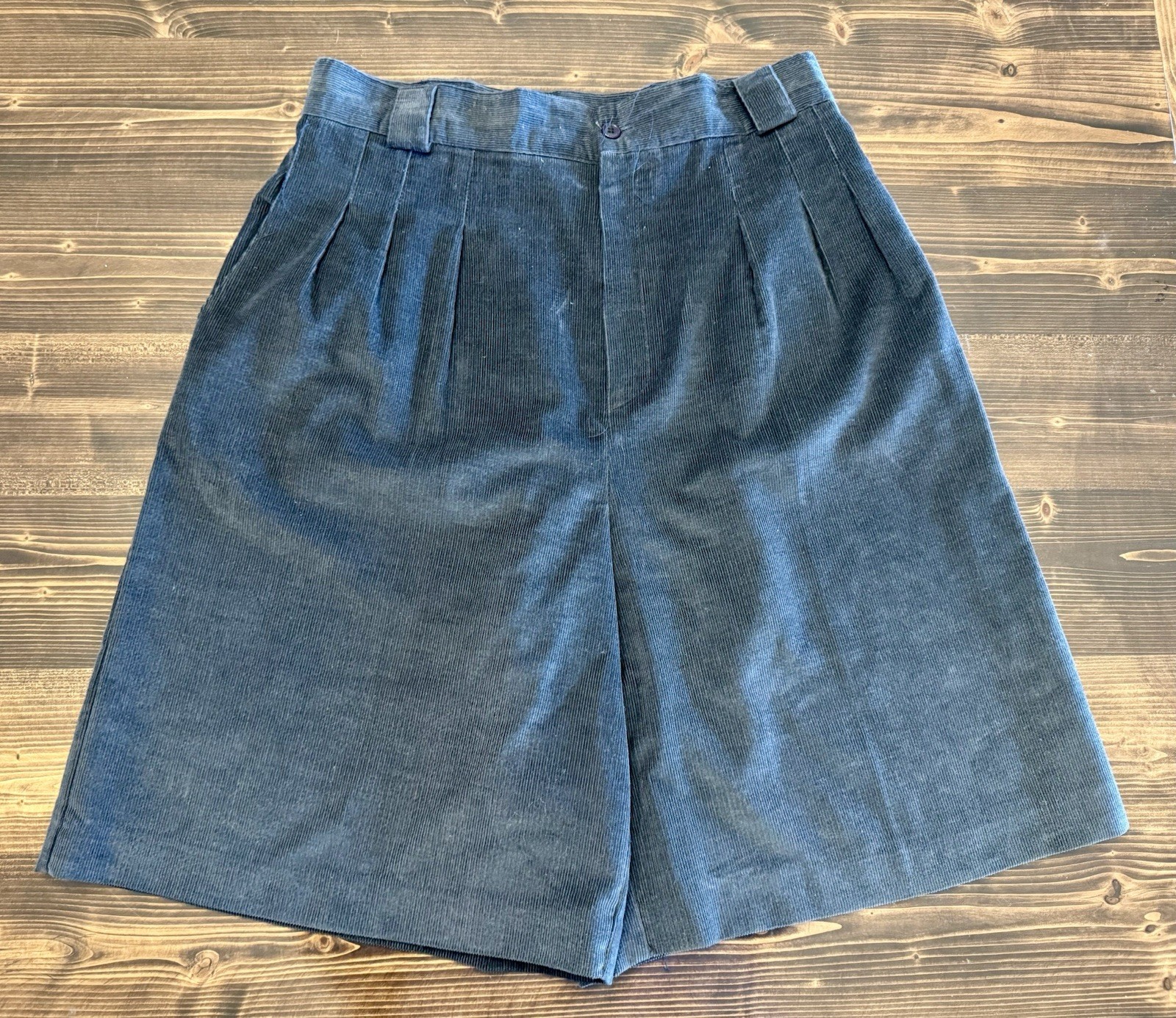 Briggs New York Women’s Gray Corduroy Pleated Walking Shorts Size 16 VTG 80’s