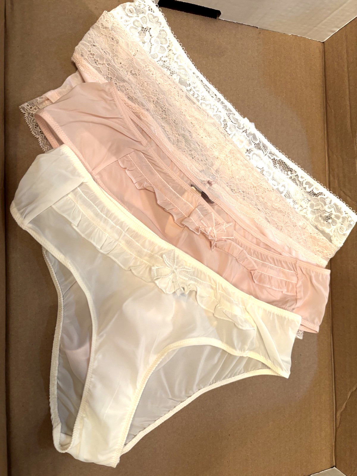 Vintage 2009 Victoria’s Secret Bridal Lot 1 – New With Tags – Size:L
