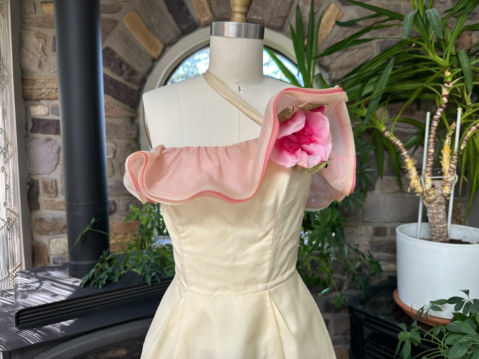 Vintage 1950s Ivory and Pink Silk Organza Off Shoulder Formal Dress Wounded Bird