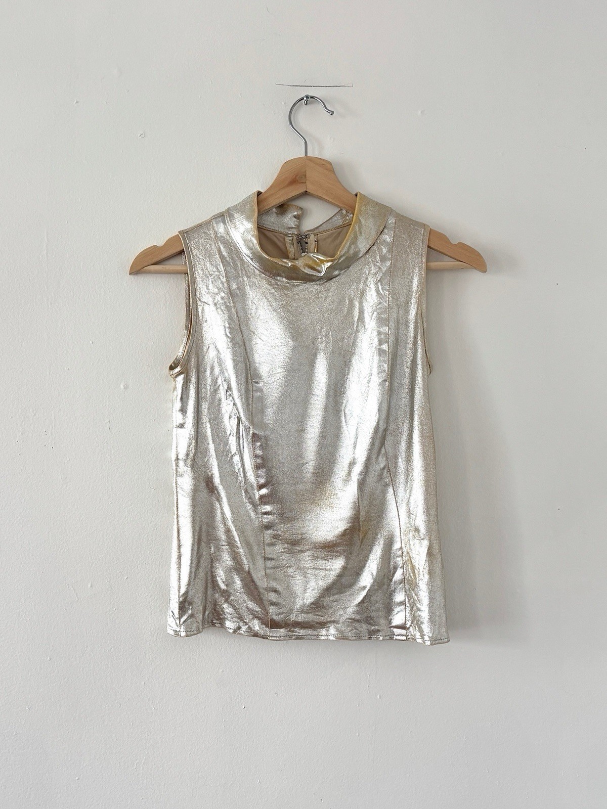 RARE Collectible 1960s Paraphernalia Boutique Space Age/Mod Lamé Top Youthquake