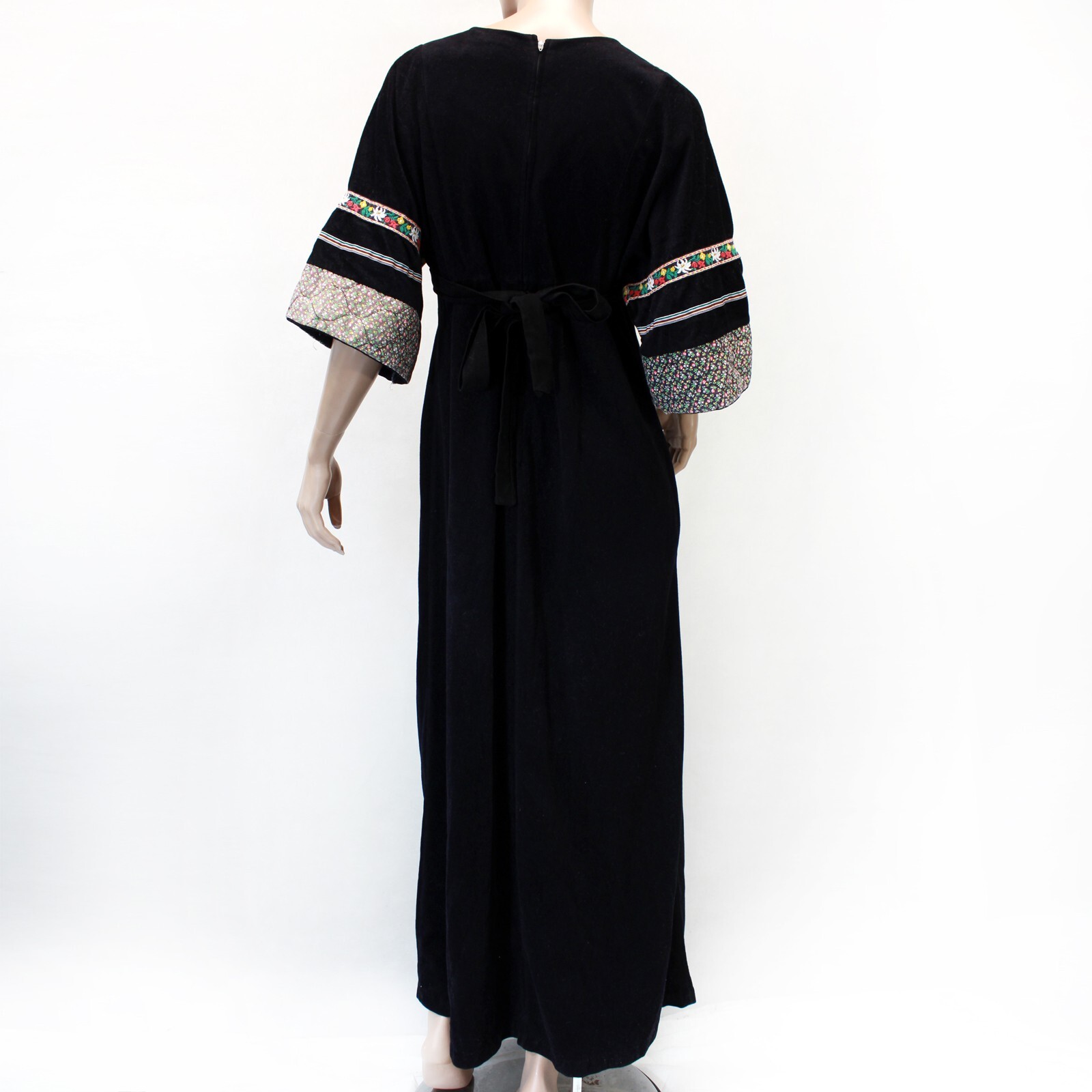 Vintage J.C. Penney velvet maxi zipped velvet loungewear robe house dress Medium