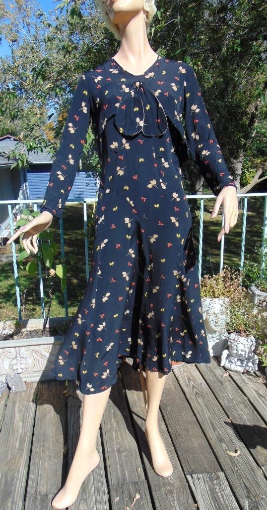 VTG 1930s Home Made Black Rayon Print Dress Deco Seaming 35B 30W
