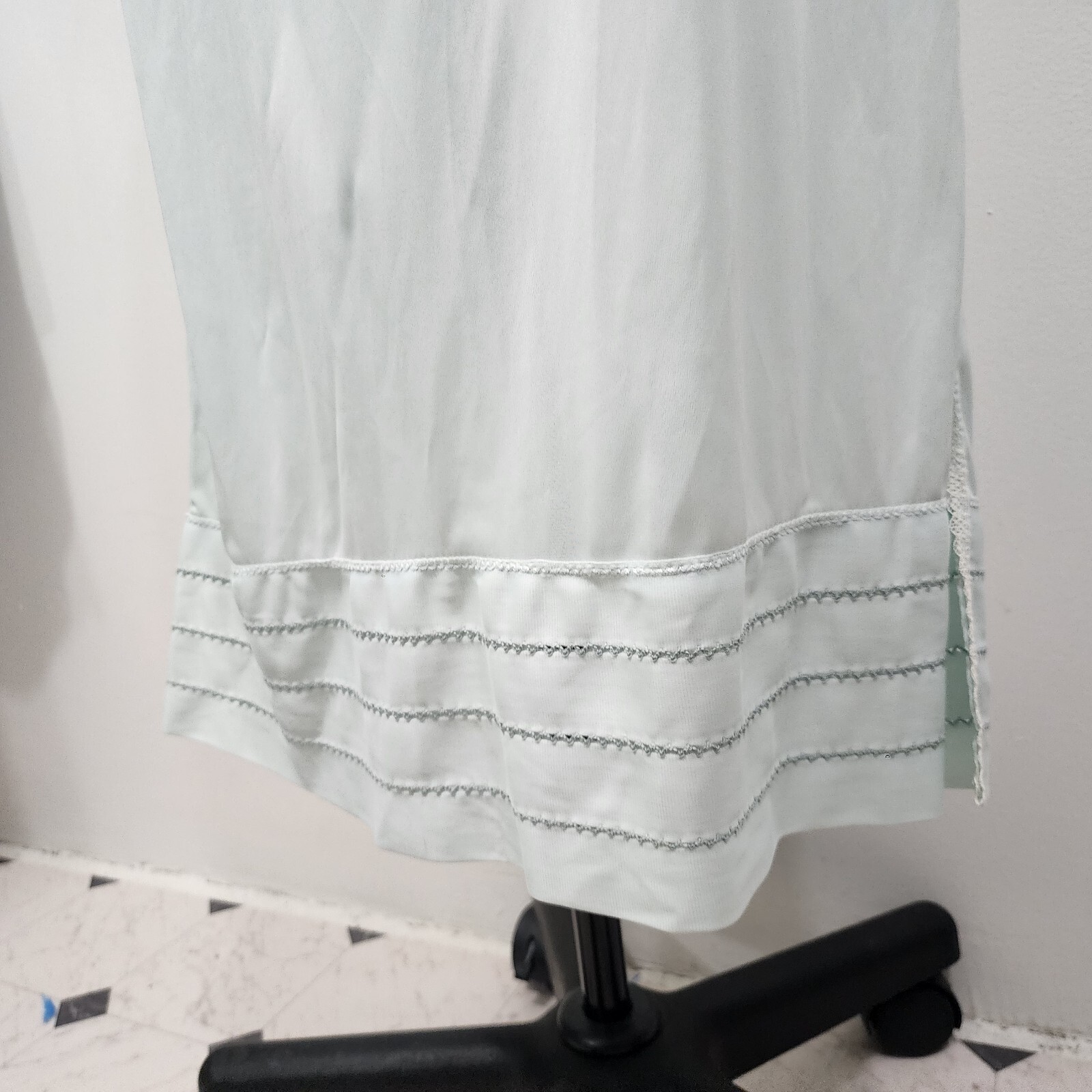 Vintage Camelot 1970s Anti-cling Mint Green Antron Nylon Maxi Slip Women’s Sz L