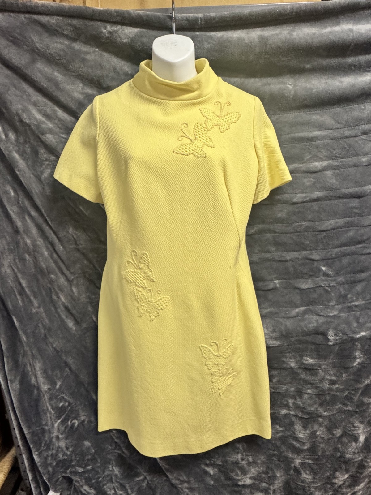 1960s Vintage Yellow Butterfly Dress Approx. – Medium