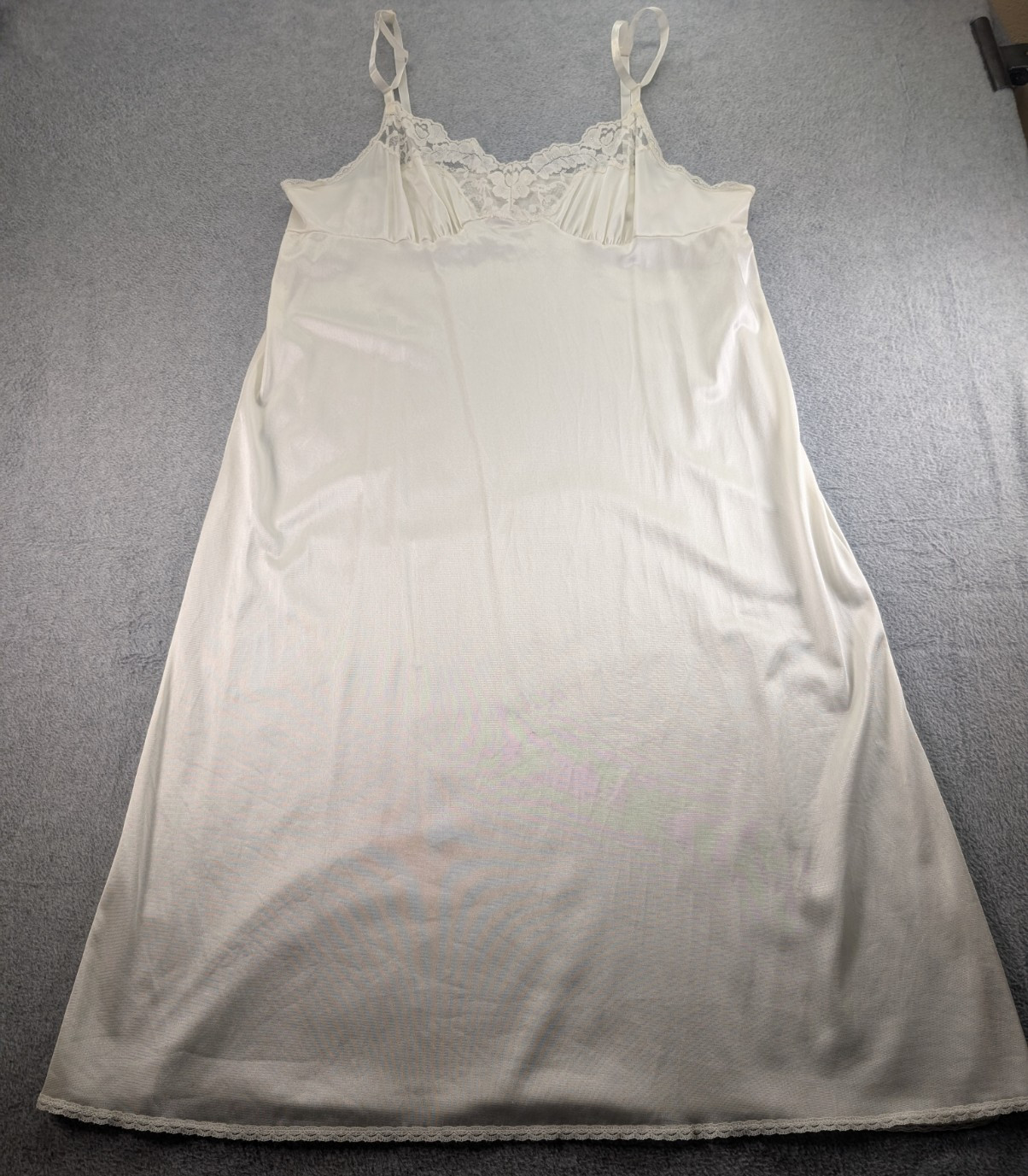 Vintage Vassarette Full Slip Ivory Nylon Lace 38 26″/44 Made In USA 70’s 80’s