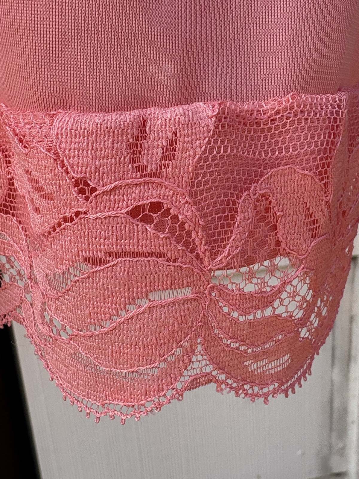 Vtg Vanity Fair Apricot Pink Lace Slip Dress Lingerie S 34 Nylon Tricot Coquette
