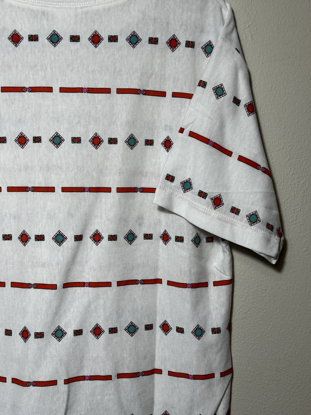 Vintage 1980’s Woman’s Incognito Pocket T-Shirt Geometric Shapes Design Size Med