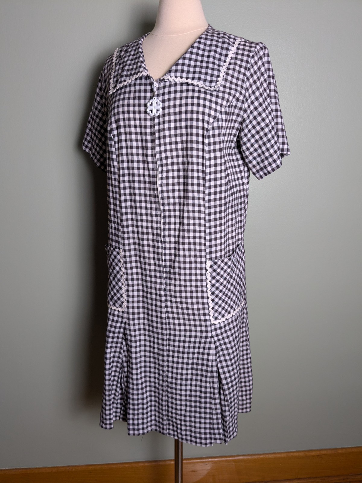 Vintage 1960s Black White Gingham Zip Front Shift Dress