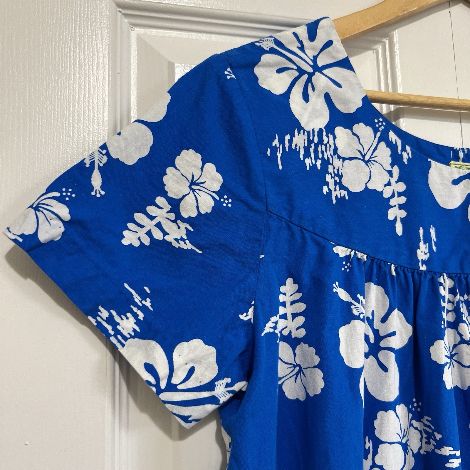 Vtg Ui-Maikai Traditional Hawaiian Muumuu Dress Blue White Hibiscus Size M/L