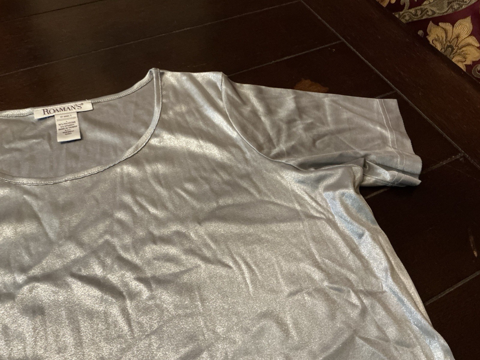 Silver Metallic Satin Shiny Camisole Shirt Top L, Roaman’s, short sleeve, used