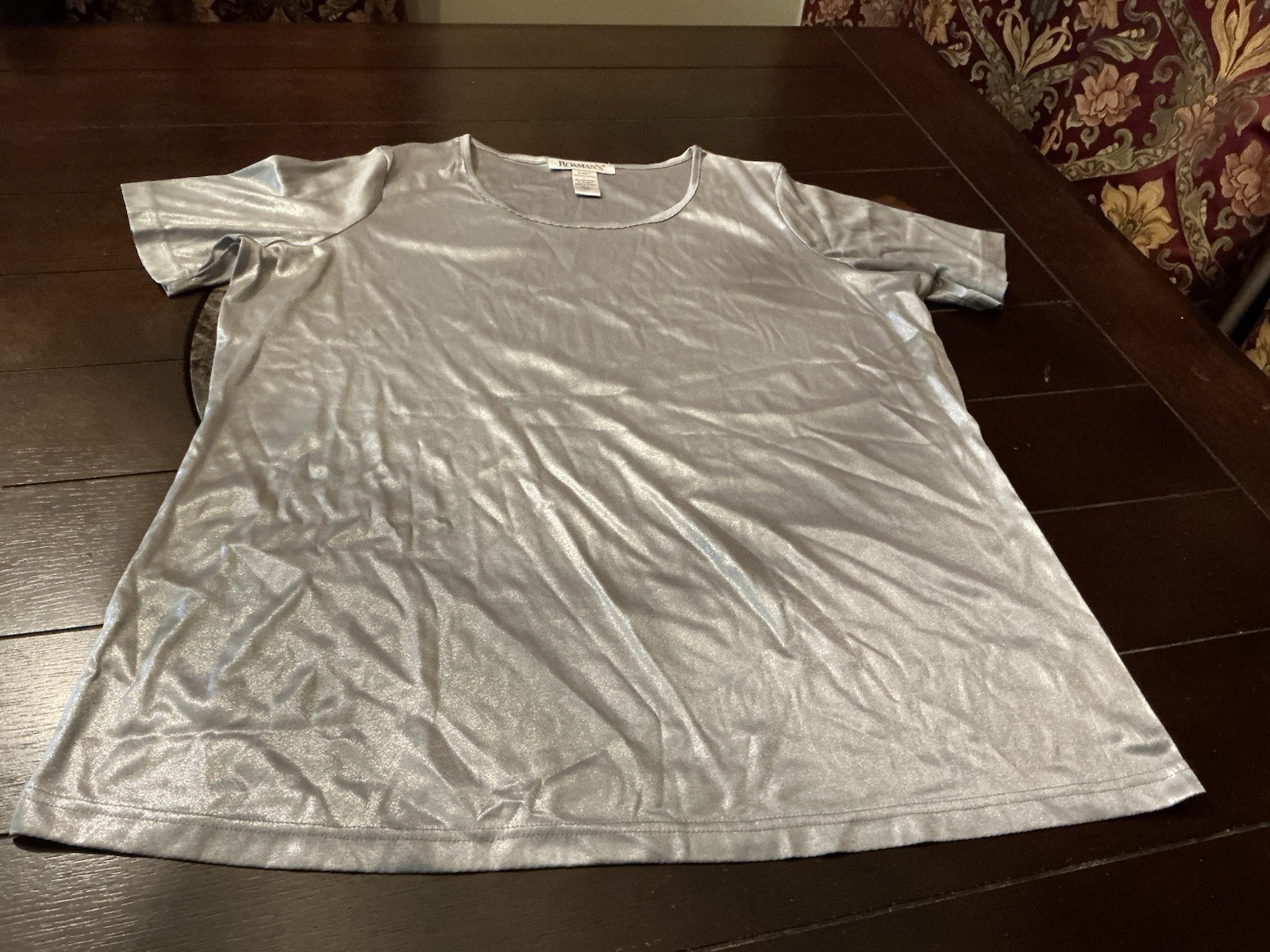 Silver Metallic Satin Shiny Camisole Shirt Top L, Roaman’s, short sleeve, used