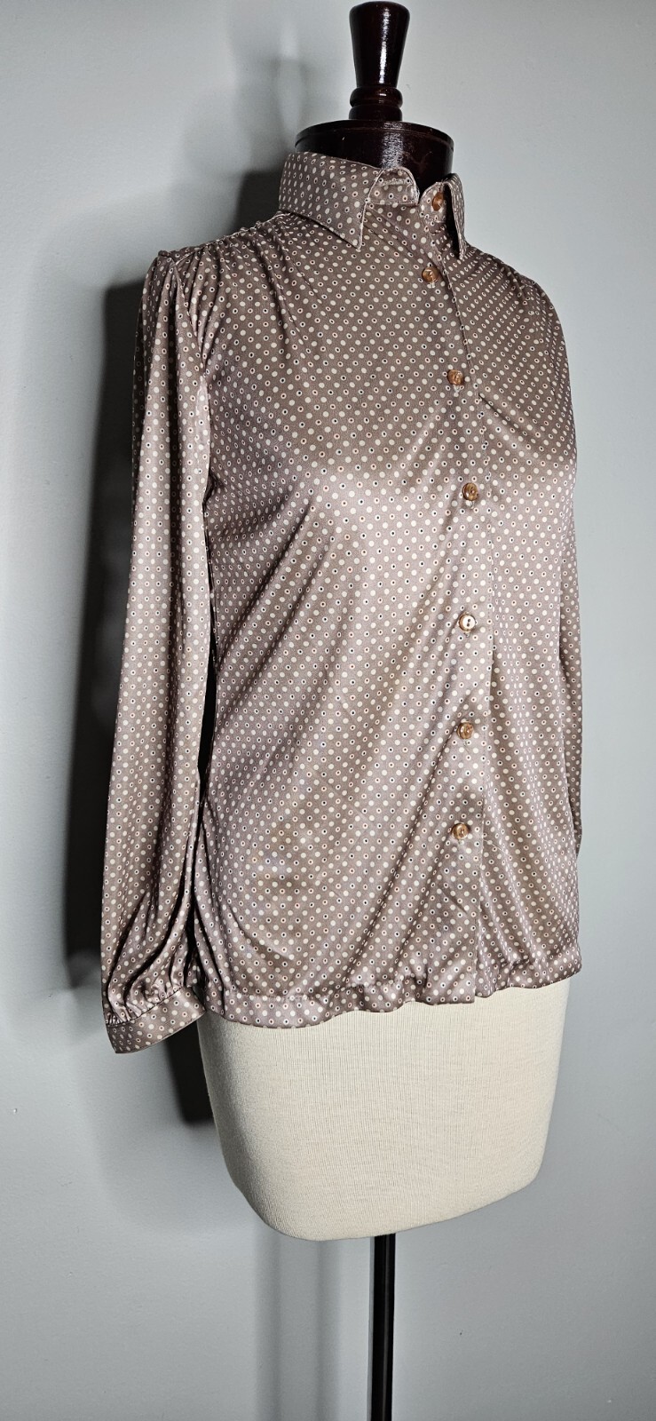 Vintage 1970s Higbee Co. Brown Polka Dotted Blouse In Red And Blue Size Large