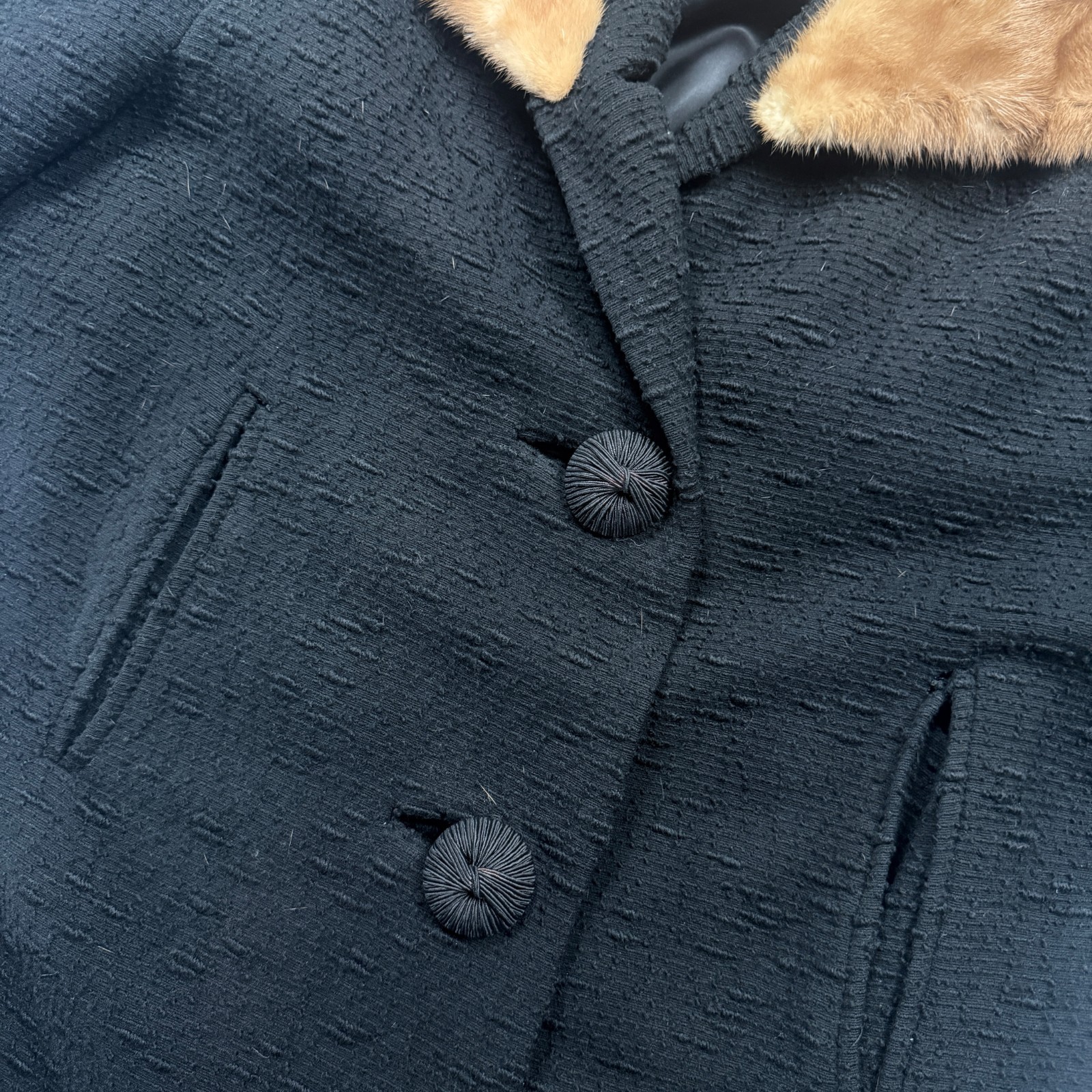 Vintage John Wanamaker Rittenhouse Shops Black Coat Fur Collar Wool Chest 47″
