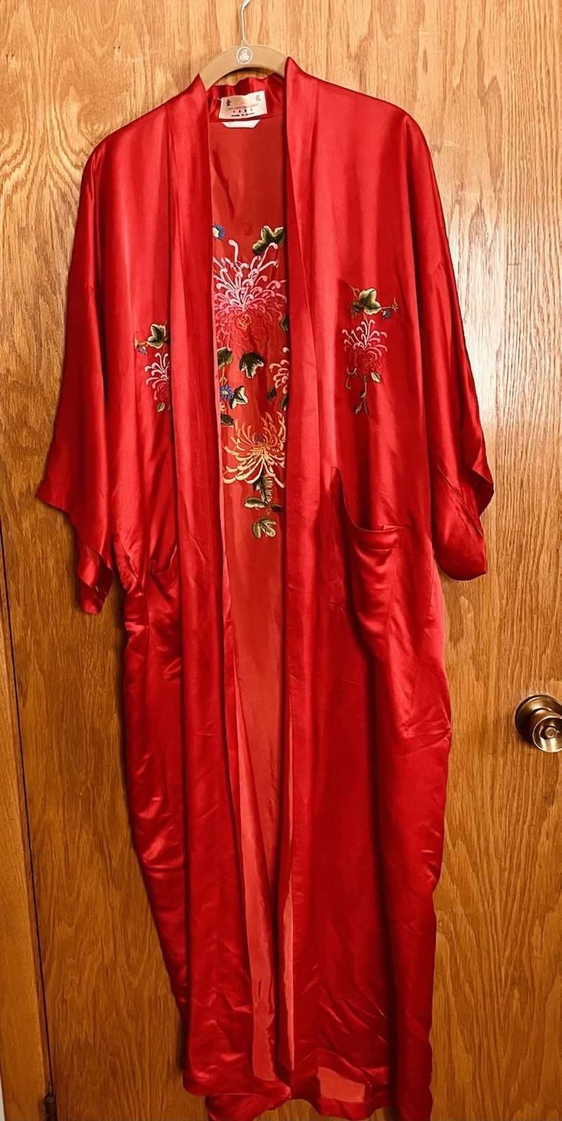 Golden Dragon Robe Medium 100% Silk Floral Hand Embroidered No belt