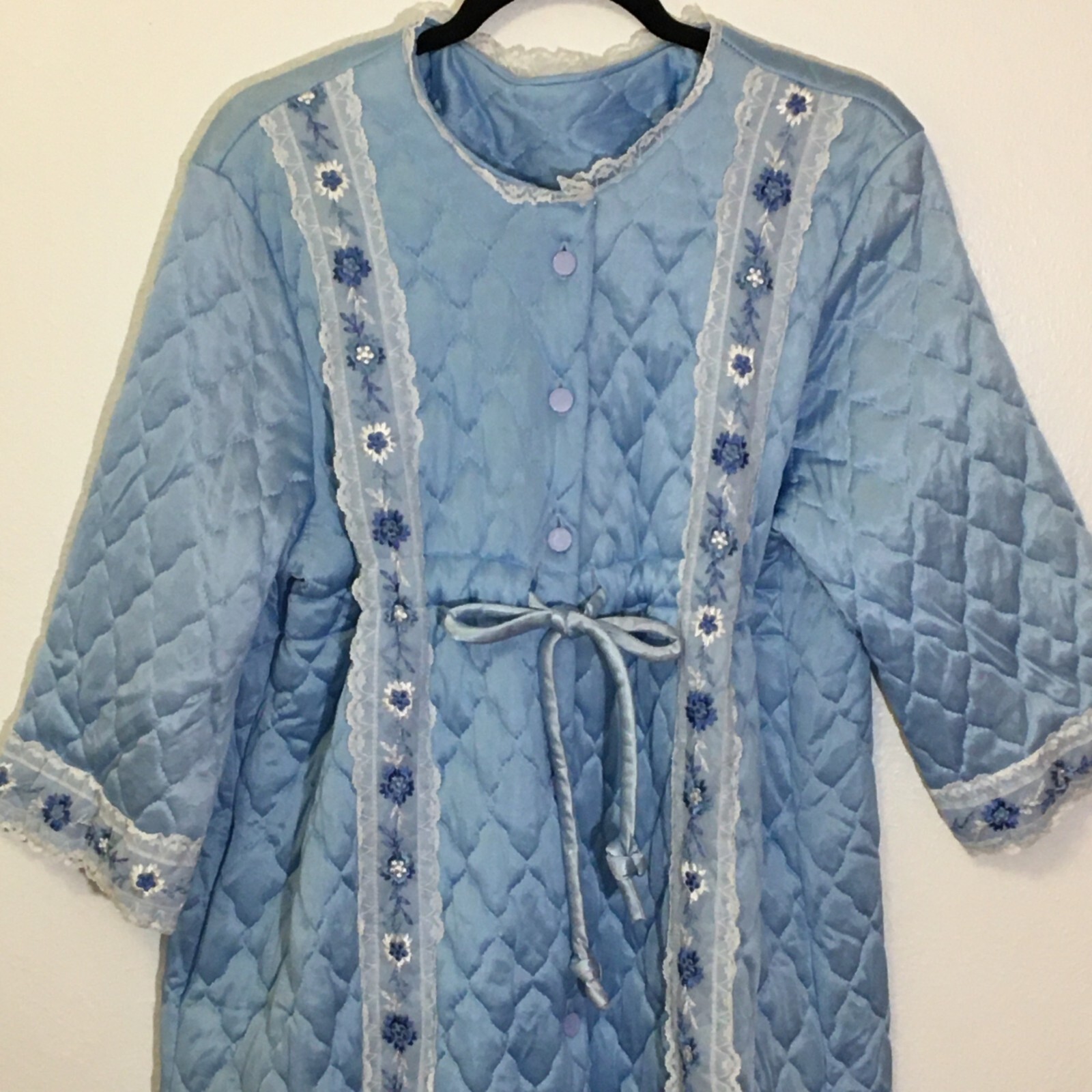 Vintage 60s 70s Light Quilted Long Robe Grannycore Coastal Grandma Lingerie (9)
