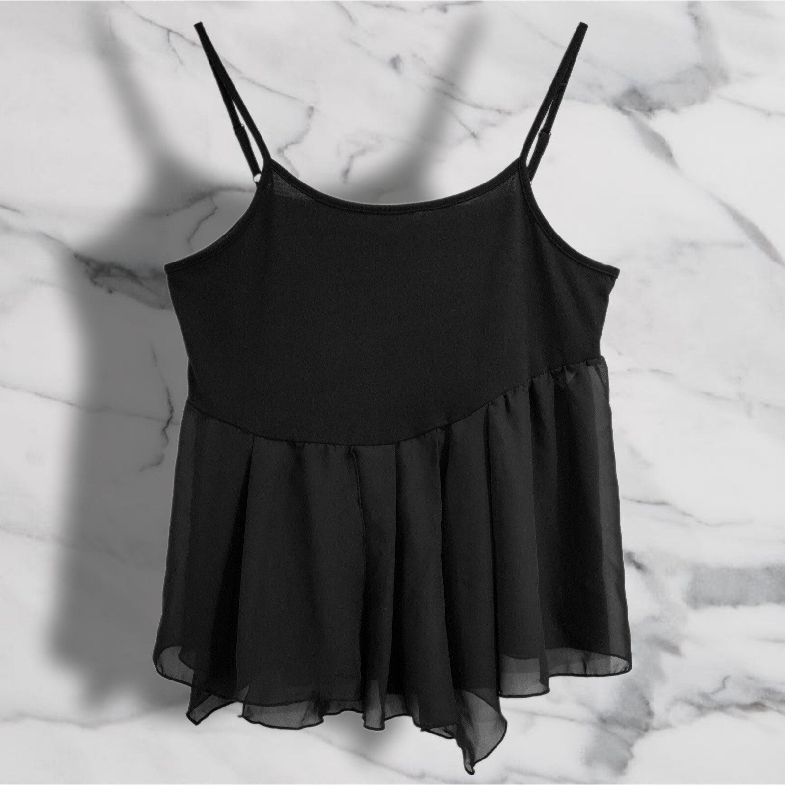 MOUSSY Half Sheer Ruffled Black Cami w/Adjustable Straps sz „FREE” / One Size