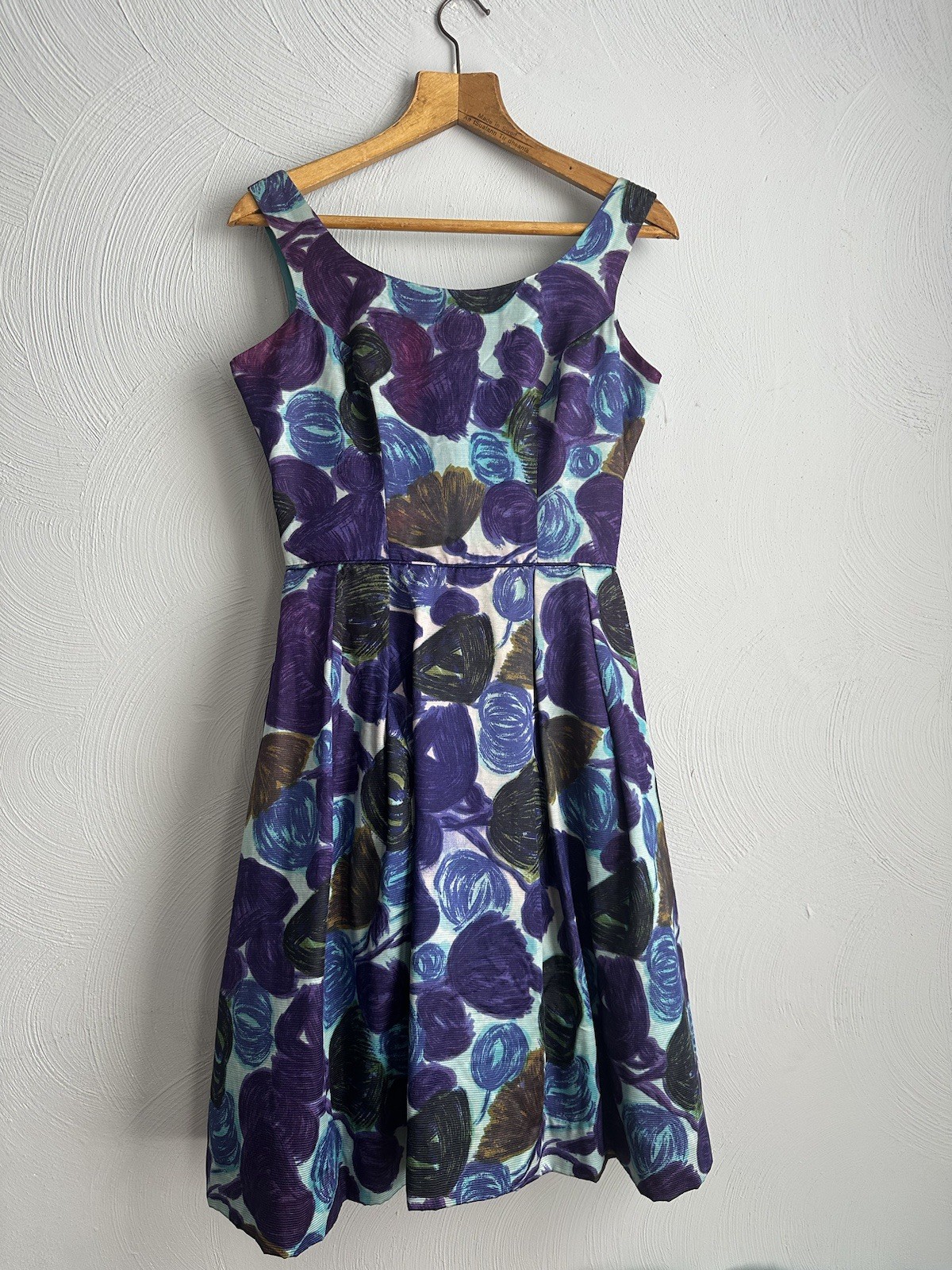 Vintage 1950s Floral Watercolor Print Dress Purple Blue Size Small Waist 27in