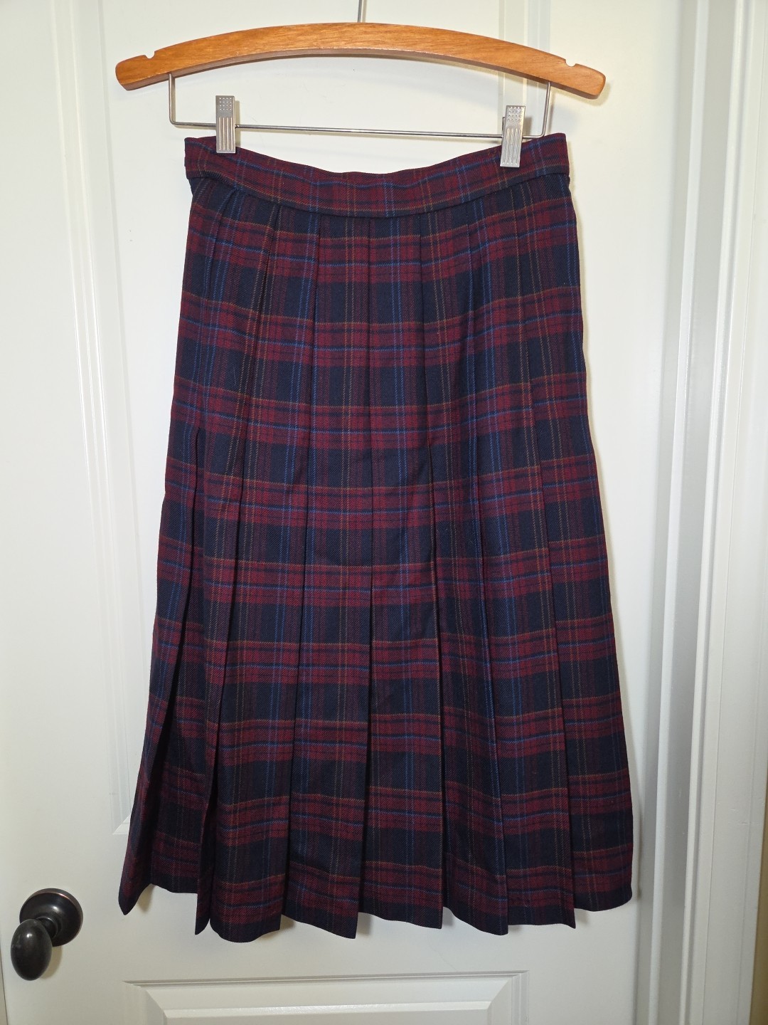 Vtg James Pringle Inverness Scotland Women’s Skirt Red Black Plaid Pleated UK 10