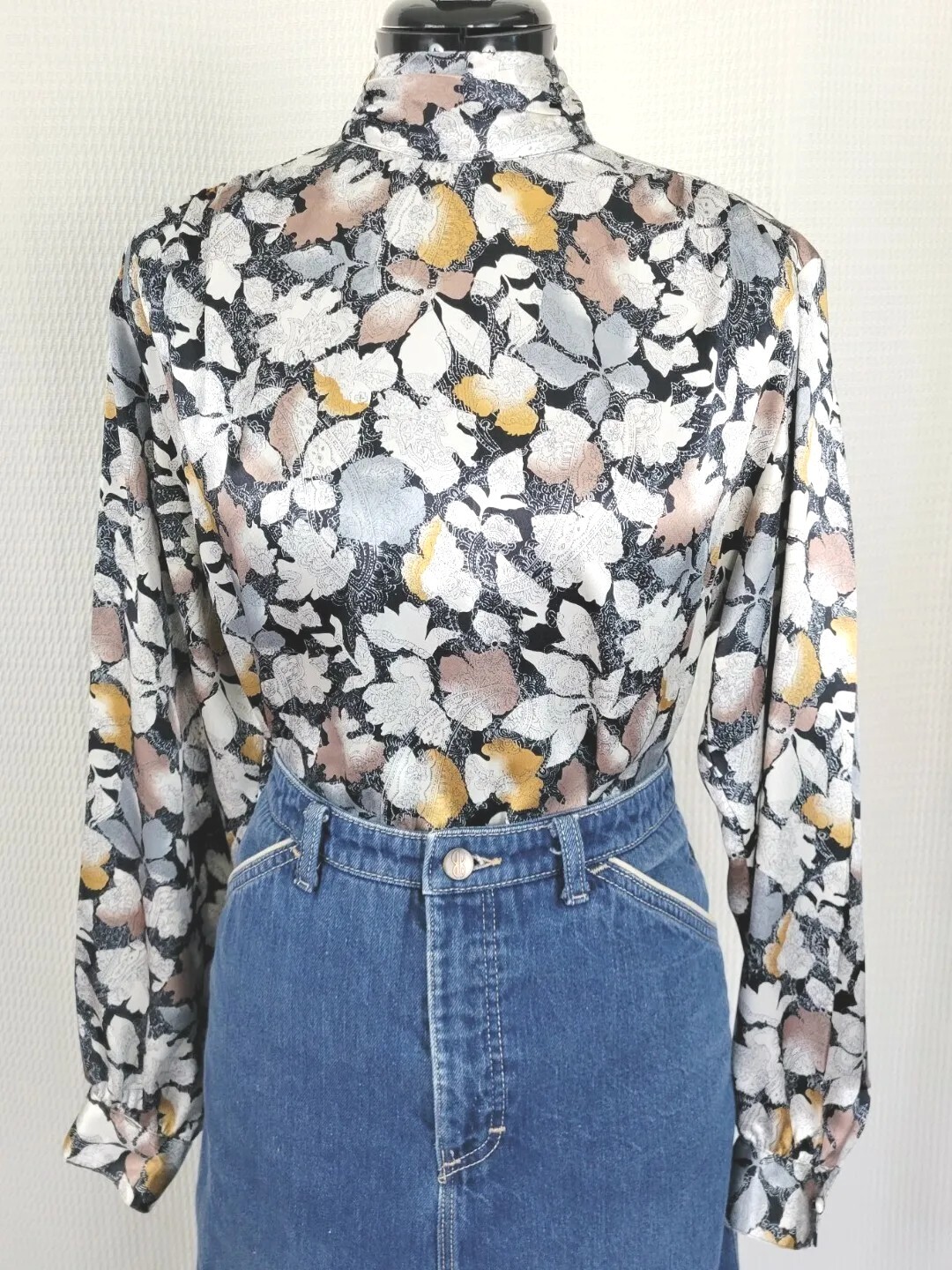 Vtg Notations Black/White/Grey/Brown Paisley Print over Leaf Print Blouse Sz 8