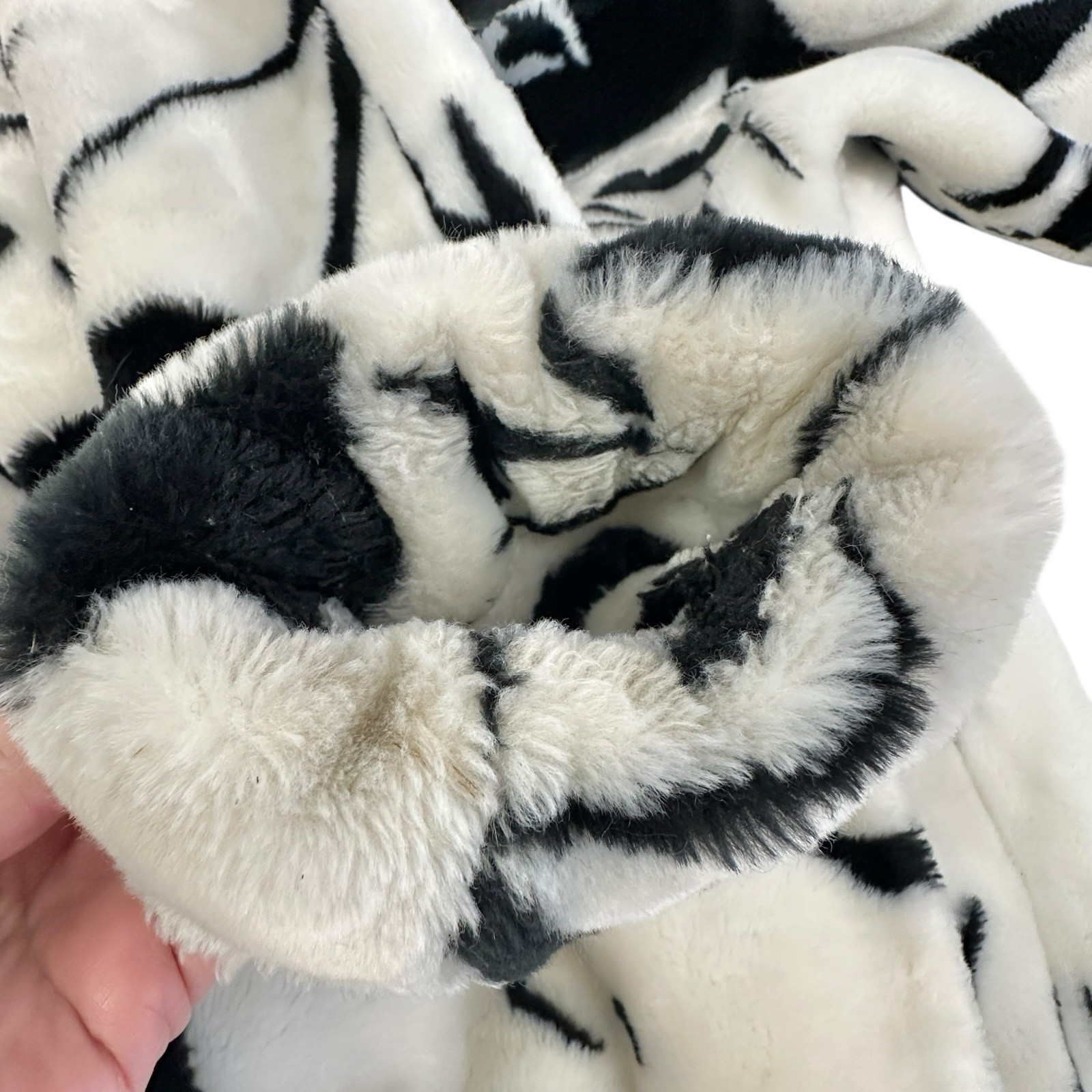 1980s Donnybrook Black & White Oversized Faux Fur Coat Picasso Faces (As Is) /cb