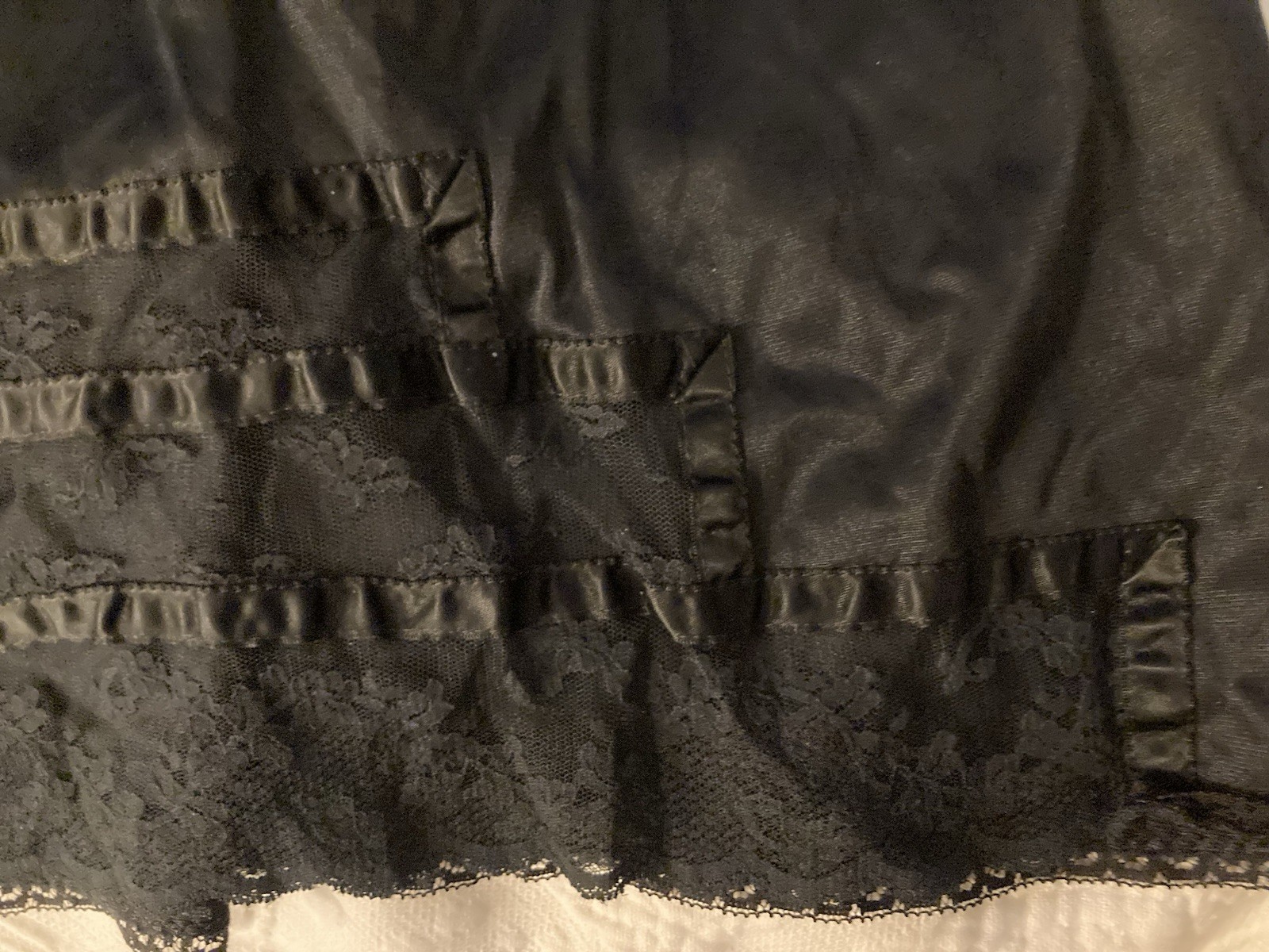 Vintage Formfit Rogers 1/2 Slip Black 6”Lace Satin Ribbon 28/32” waist