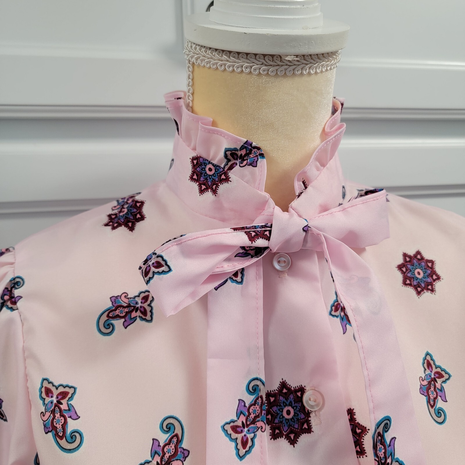 A Dante Original Vintage Blouse Pink Paisley Stand Up Ruffle Collar Medium 70s