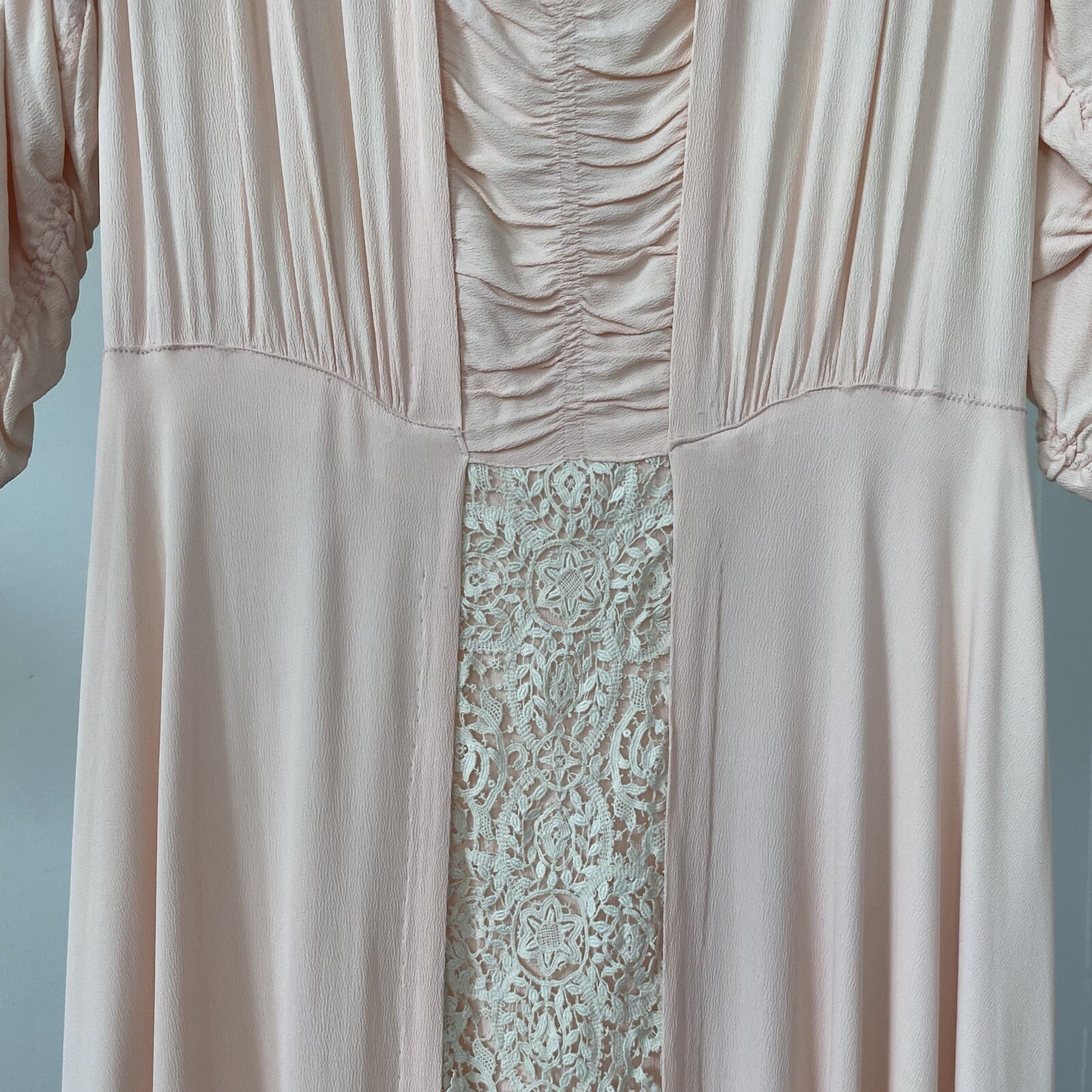 Stunning 1940s Pink Crepe/Crocheted Lace Gown Wide Sweep Skirt XS S