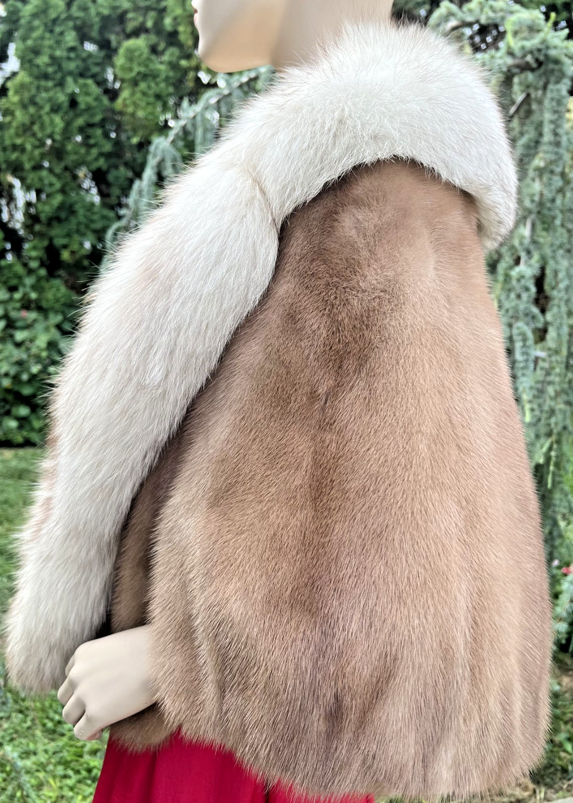 VINTAGE HESS’S AUTUMN HAZE MINK CAPELET CAPE W/ LARGE FOX COLLAR