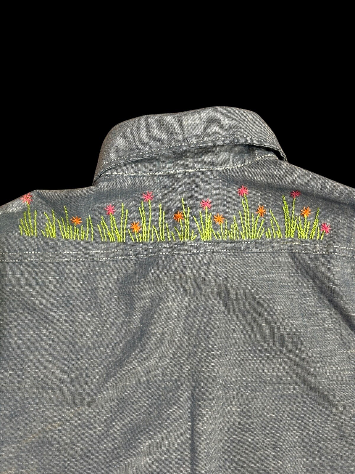 Vintage 60’s/70’s Women’s Big Mac Floral Hand Embroidered Long Sleeve Shirt-READ