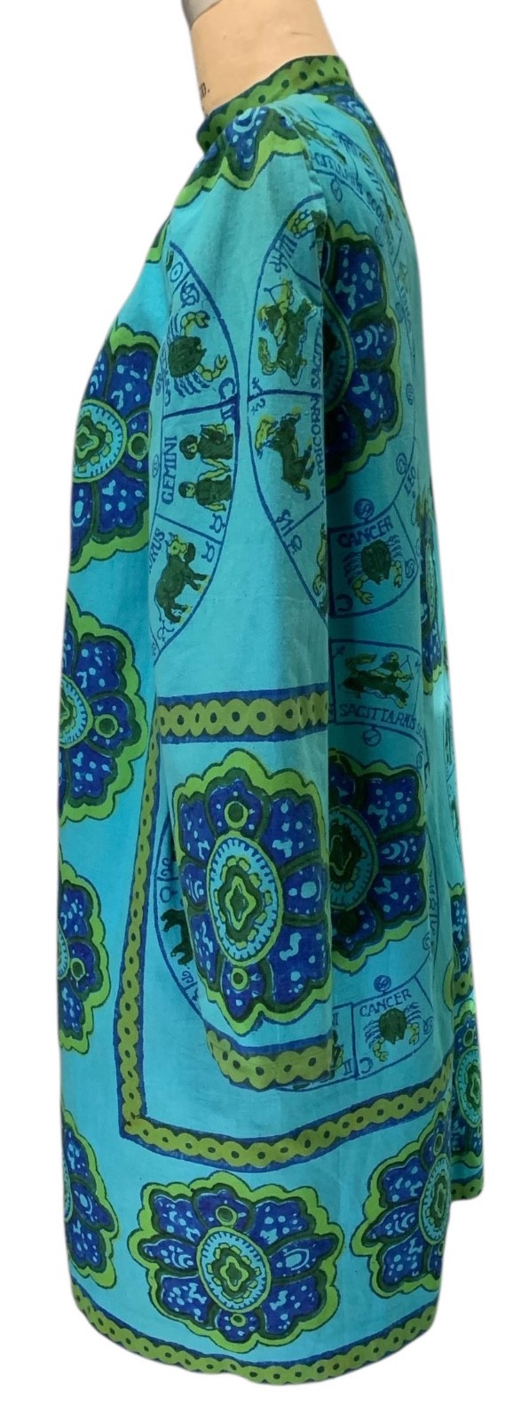 Vintage 60s Women’s ZODIAC PRINT Open Front Cotton Coat Dress Topper – Sz M/L